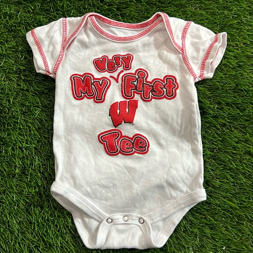 My Very First Wisconsin Badgrs T-shirt Onesie